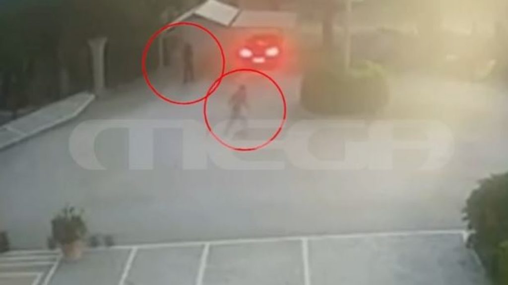 Φοινικούντα: Καρέ καρέ η πρώτη επίθεση του 22χρονου συνεργού σε βάρος του ιδιοκτήτη του κάμπινγκ (Βίντεο)
