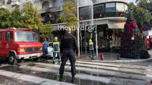 Φωτιά σε καφετέρια στη Λεωφόρο Νίκης στη Θεσσαλονίκη (βίντεο+φωτογραφίες)