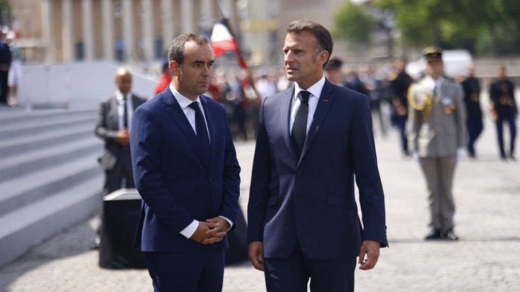 Γαλλία: Ο Εμανουέλ Μακρόν διόρισε ξανά πρωθυπουργό τον Σεμπαστιάν Λεκορνί