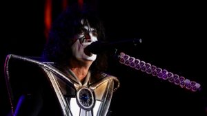 Πέθανε σε ηλικία 74 ετών ο κιθαρίστας των “KISS” Έις Φρέιλι – Νοσηλευόταν στο νοσοκομείο μετά από πτώση