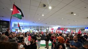 Οι 27 Έλληνες ακτιβιστές επέστρεψαν στην Ελλάδα – Μαζί τους η Γκρέτα Τούνμπεργκ