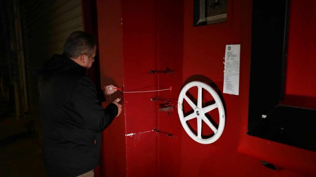 Σφραγίστηκε για έως και δύο μήνες το μπαρ στο Γκάζι έξω από το οποίο πέθανε η 16χρονη – Δείτε φωτογραφίες