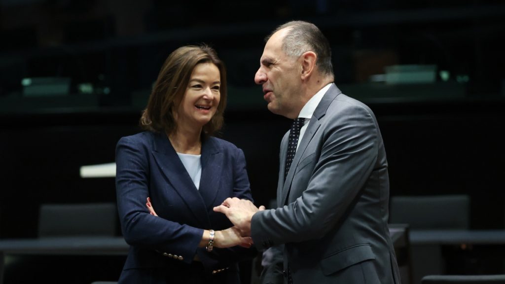 Γεραπετρίτης από Λουξεμβούργο: “Οι διχόνοιες μόνο καταστροφικά αποτελέσματα μπορούν να έχουν”