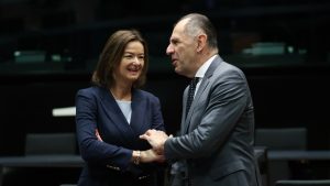 Γεραπετρίτης από Λουξεμβούργο: “Οι διχόνοιες μόνο καταστροφικά αποτελέσματα μπορούν να έχουν”