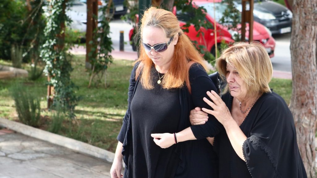 Το τελευταίο “αντίο” στον Άλκη Γιαννακά στον Ιερό Ναό Μεταμορφώσεως του Σωτήρος (φωτογραφίες)