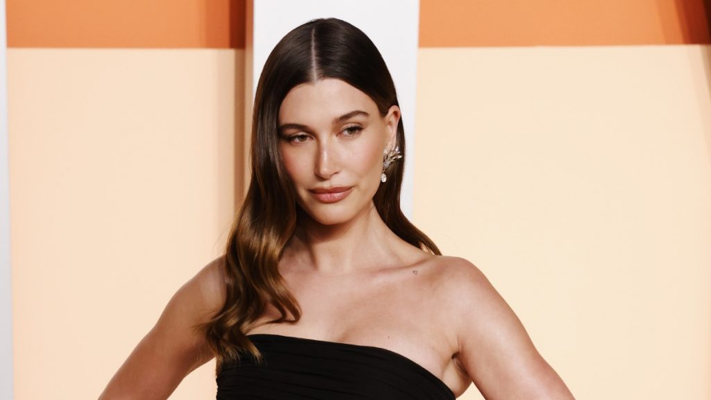 Χέιλι Μπίμπερ: Αποκάλυψε ότι δεν έχει κάνει μπότοξ – Το μυστικό πίσω από τη φυσική της λάμψη