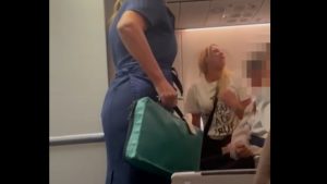 Ηράκλειο: Μεθυσμένη Βρετανίδα ουρλιάζει σε πτήση προς Αίγυπτο – Έκανε αναγκαστική προσγείωση στην Κρήτη ο πιλότος, δείτε βίντεο
