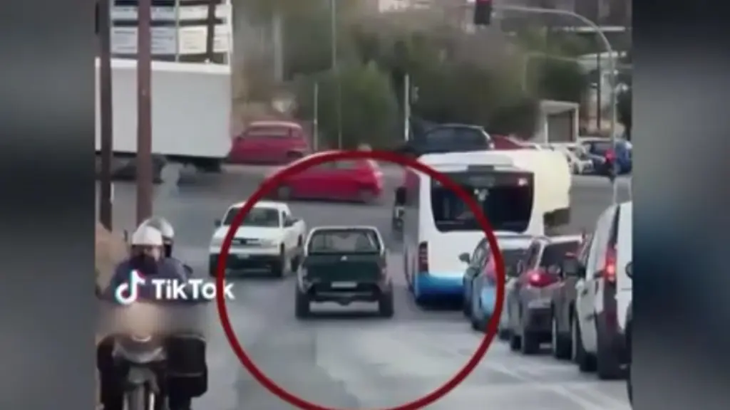 Ηράκλειο: Απίστευτο βίντεο με οδηγό που μπήκε στο αντίθετο ρεύμα για να γλυτώσει τη κίνηση