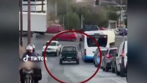 Ηράκλειο: Απίστευτο βίντεο με οδηγό που μπήκε στο αντίθετο ρεύμα για να γλυτώσει τη κίνηση
