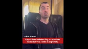 Ισραήλ: Ισραηλινός όμηρος δοκιμάζει σοκολάτα για πρώτη φορά μετά από 2 χρόνια αιχμαλωσίας – Δείτε το βίντεο