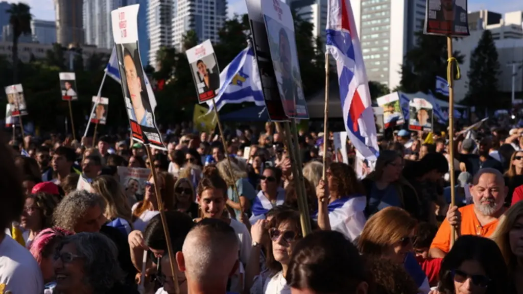 Ισραήλ: Ποιοι είναι οι 20 ισραηλινοί όμηροι που απελευθερώνονται σήμερα από την Χαμάς (Εικόνες)