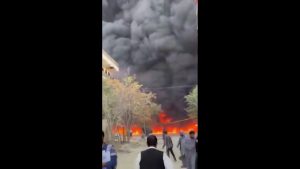 Καμπούλ: Δύο νέες εκρήξεις στο κέντρο της πόλης – Πυρκαγιές και κομμάτια γυαλιού παντού (Βίντεο)