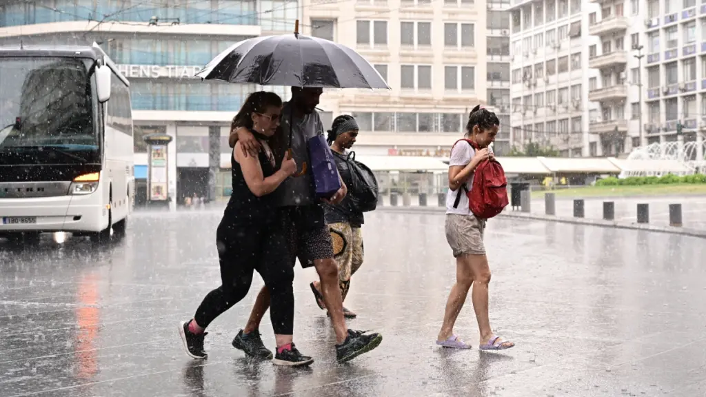 Προ των πυλών κύμα κακοκαιρίας με βροχές και καταιγίδες – Σε ποιες περιοχές θα εμφανιστούν τα φαινόμενα