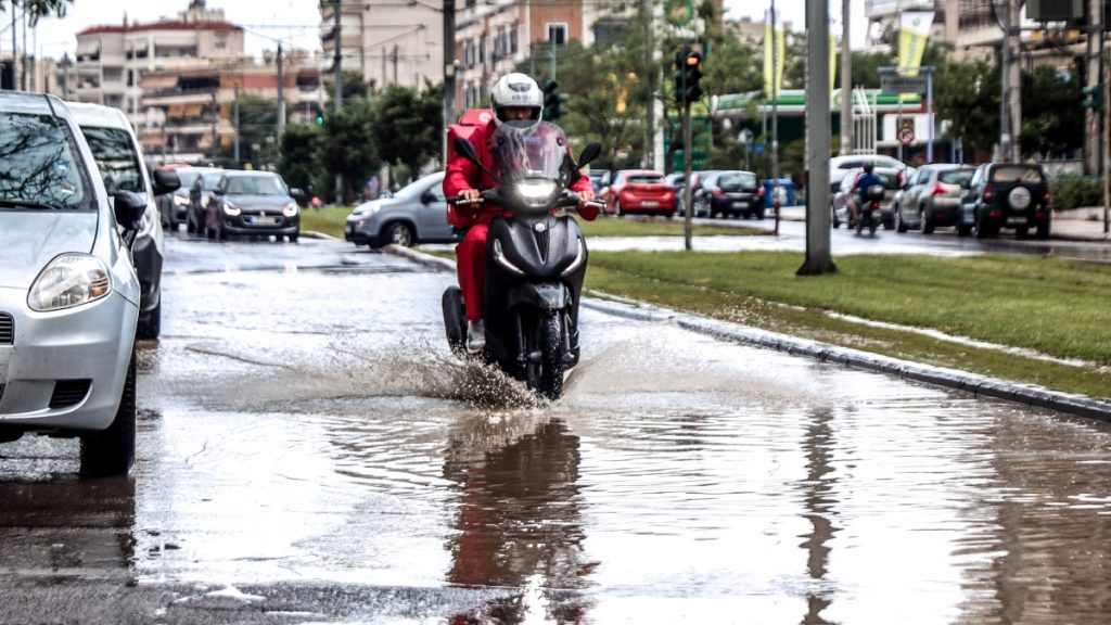 Νέα κακοκαιρία από το βράδυ της Τετάρτης με καταιγίδες και χιόνια – Ποιες περιοχές κινδυνεύουν από πλημμύρες