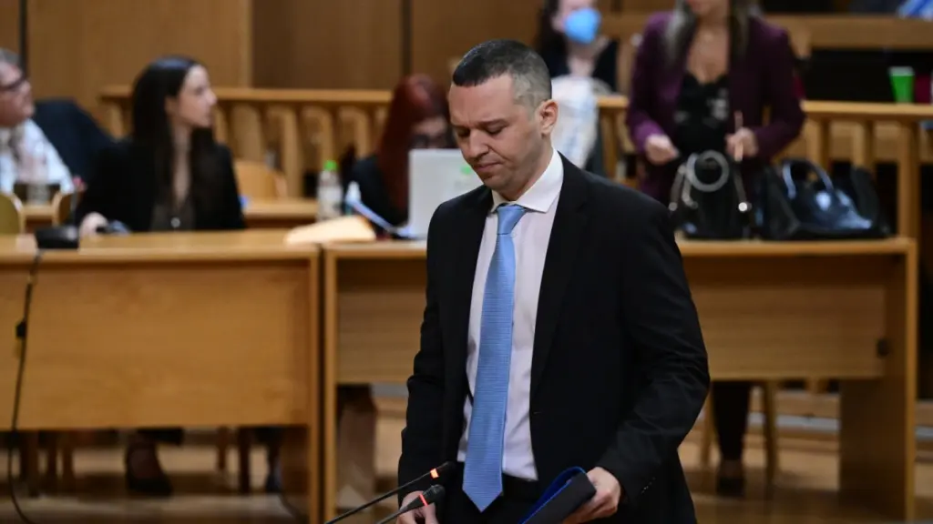 Κασιδιάρης: “Η δολοφονία Φύσσα, δολοφόνησε και εμένα, η εικόνα της Βέρμαχτ είναι φωτομοντάζ”