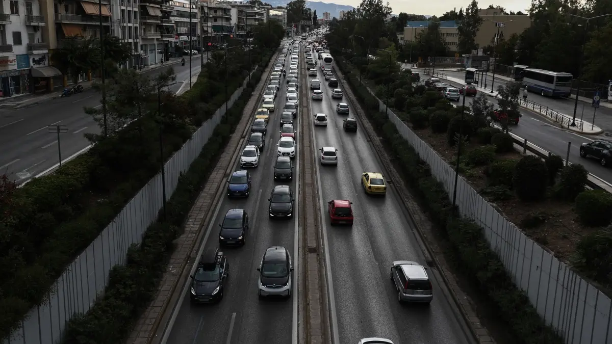 Κίνηση: Στο “κόκκινο” Κηφισός και κέντρο Αθήνας – Μποτιλιάρισμα στη Λεωφόρο Αθηνών