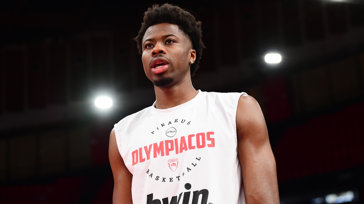 Νέο πρόβλημα στον Ολυμπιακό με τον Κώστα Αντετοκούνμπο – Υπέστη αιμάτωμα αμφιβληστροειδούς