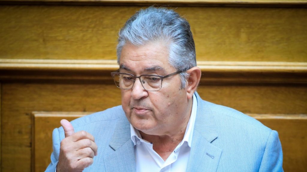 Κουτσούμπας: Επίσκεψη στα Γενικά Αρχεία του Κράτους Κέρκυρας και την Εφορεία Αρχαιοτήτων στο Παλαιό Φρούριο