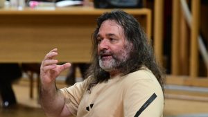 Ολοκληρώθηκαν οι απολογίες στη δίκη της Χρυσής Αυγής – Ο Γιάννης Λαγός έκλεισε τον κύκλο με πολιτικές αιχμές