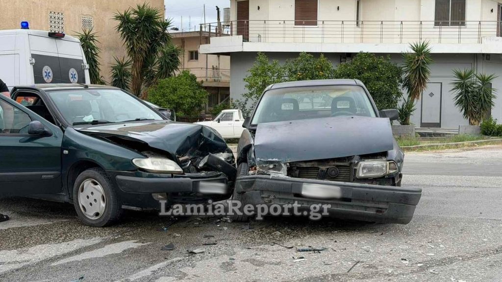 Λαμία: Σοβαρό τροχαίο στο κέντρο της πόλης – Δύο τραυματίες (Εικόνες)