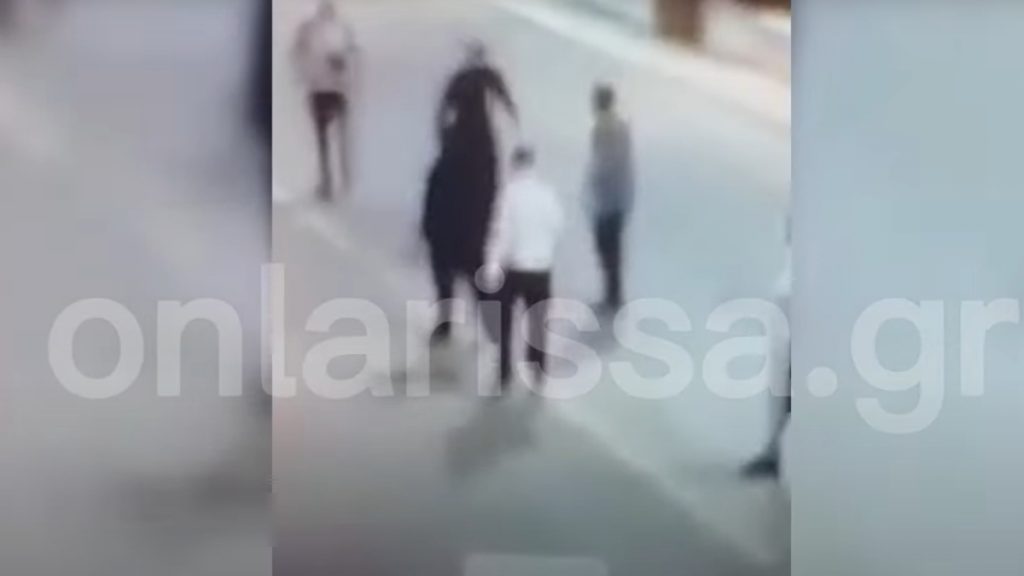 Περιστέρι: Βίντεο ντοκουμέντο από την επίθεση χούλιγκανς σε φιλάθλους της ΑΕΛ