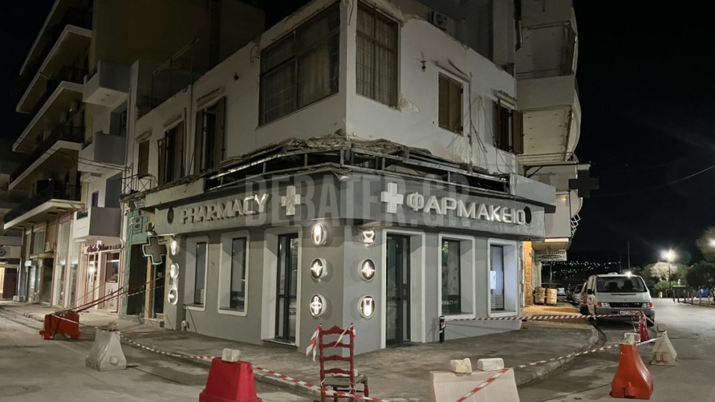 Λαύριο: Μη κατοικήσιμο το σπίτι που κατέρρευσε το μπαλκόνι – Από το ’60 η κατασκευή του κτηρίου