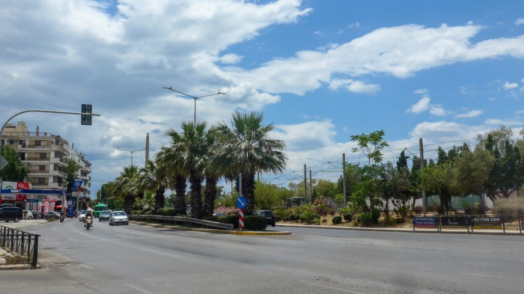 Συνεχίζονται οι κυκλοφοριακές ρυθμίσεις στην παλαιά Λεωφόρο Ποσειδώνος ως τον Δεκέμβριο
