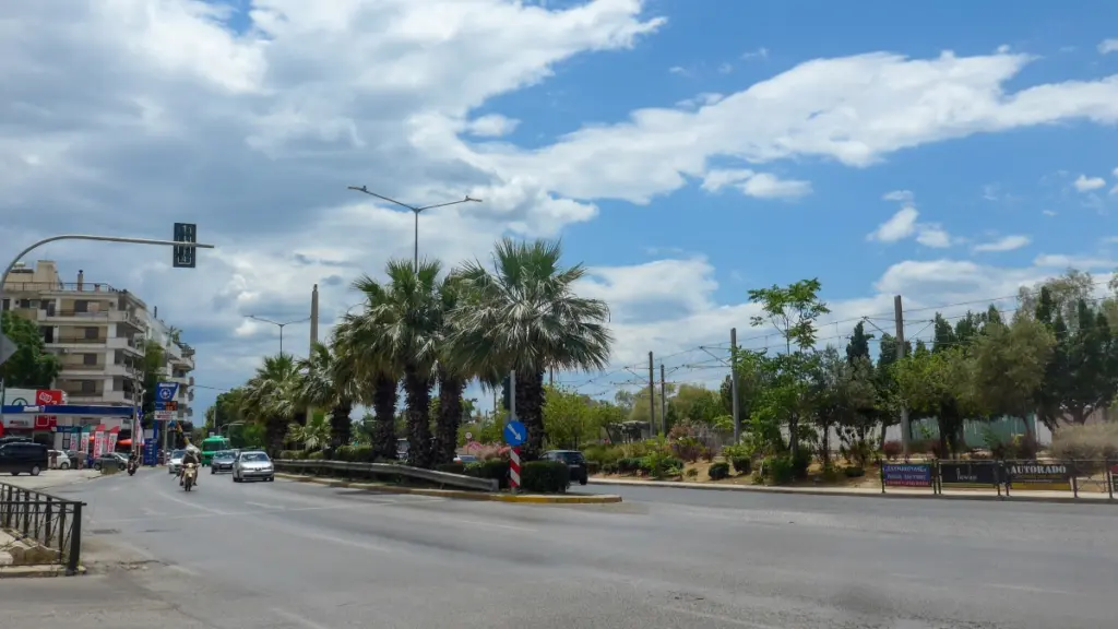 Συνεχίζονται οι κυκλοφοριακές ρυθμίσεις στην παλαιά Λεωφόρο Ποσειδώνος ως τον Δεκέμβριο