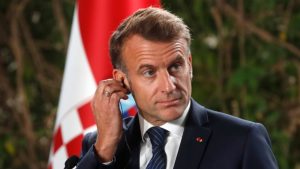 Ο Μακρόν ζήτησε επιτάχυνση της υλοποίησης των μέτρων ασφαλείας του Λούβρου