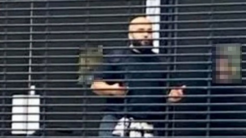 Μάντσεστερ: Ελεύθερος με εγγύηση για υπόθεση βιασμού ήταν ο μακελάρης της συναγωγής
