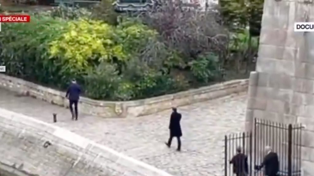 Σε πολιτικό αδιέξοδο ο Μακρόν μετά την παραίτηση Λεκορνί
