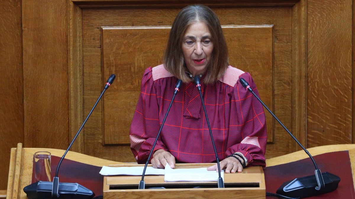 Βουλή: Λιποθύμησε η εισηγήτρια της Ελληνικής Λύσης Μαρία Αθανασίου – Διεκόπη η συζήτηση για το εργασιακό νομοσχέδιο