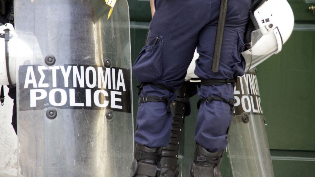 Τραγωδία στους Αμπελόκηπους: Άνδρας των ΜΑΤ αυτοκτόνησε με το υπηρεσιακό του όπλο