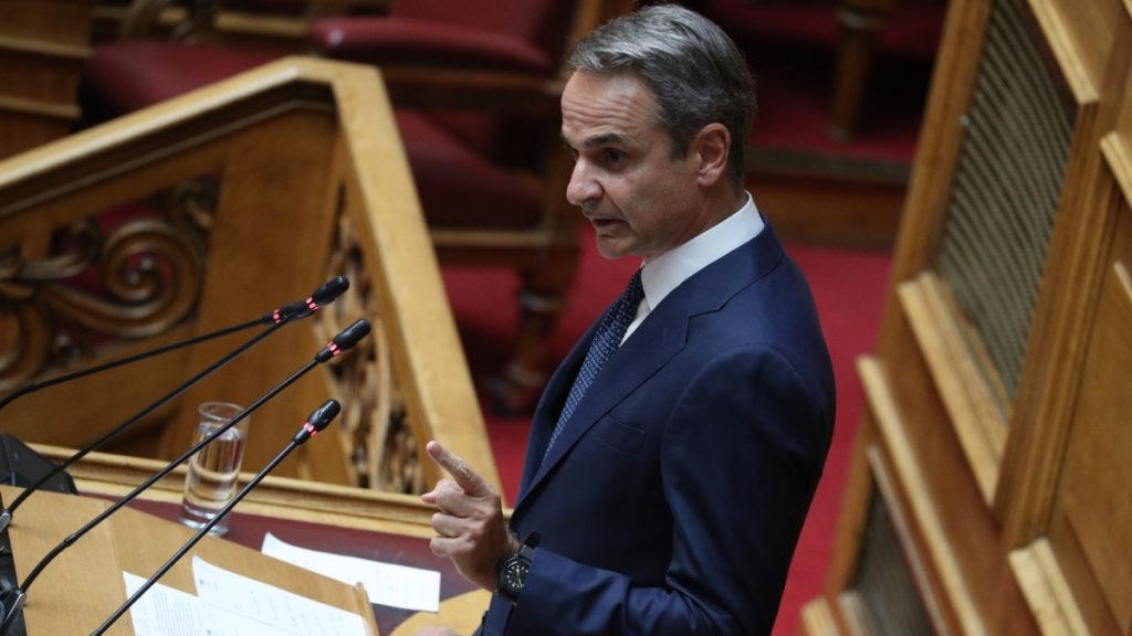 Μητσοτάκης: «Οι εθνικοί χειρισμοί δεν ασκούνται σε καφενεία και πάνελ – Η πατρίδα στέκεται πλέον όρθια και περήφανη»