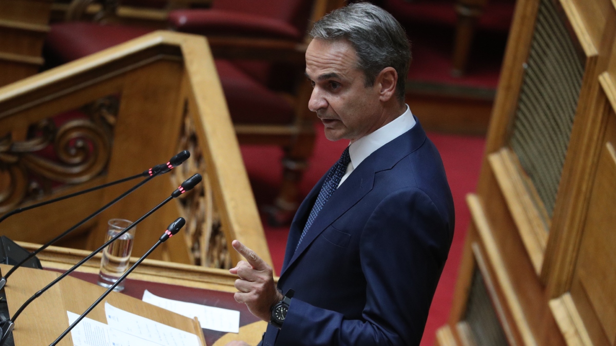 Μητσοτάκης: «Οι εθνικοί χειρισμοί δεν ασκούνται σε καφενεία και πάνελ – Η πατρίδα στέκεται πλέον όρθια και περήφανη»