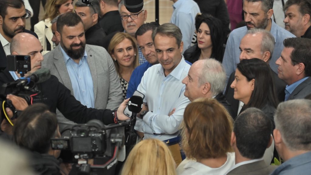 Ο Μητσοτάκης εγκαινιάζει το νέο κλειστό γυμναστήριο της Νέας Πεντέλης – Ένα χρόνο μετά την καταστροφική πυρκαγιά του 2024