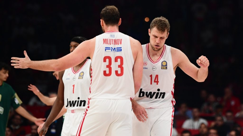 Ο Ολυμπιακός επικρατεί 90-86 στο ντέρμπι με τον Παναθηναϊκό