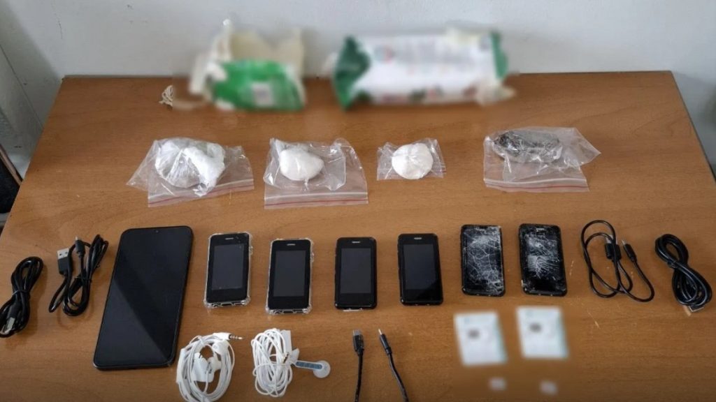 Φυλακές Τρικάλων: Ναρκωτικά, μαχαίρια και κινητά στα κελιά των κρατουμένων (Φωτογραφίες)