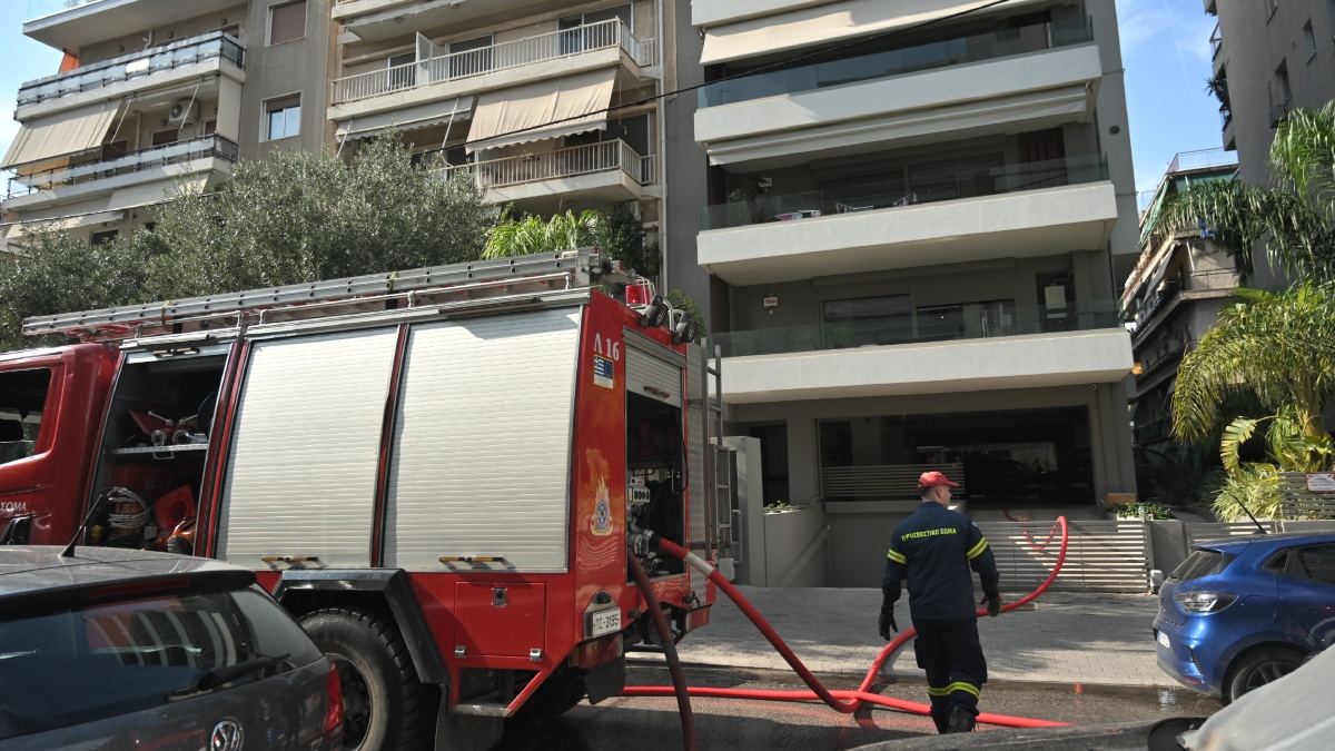 Φωτιά σε διαμέρισμα στη Νέα Σμύρνη