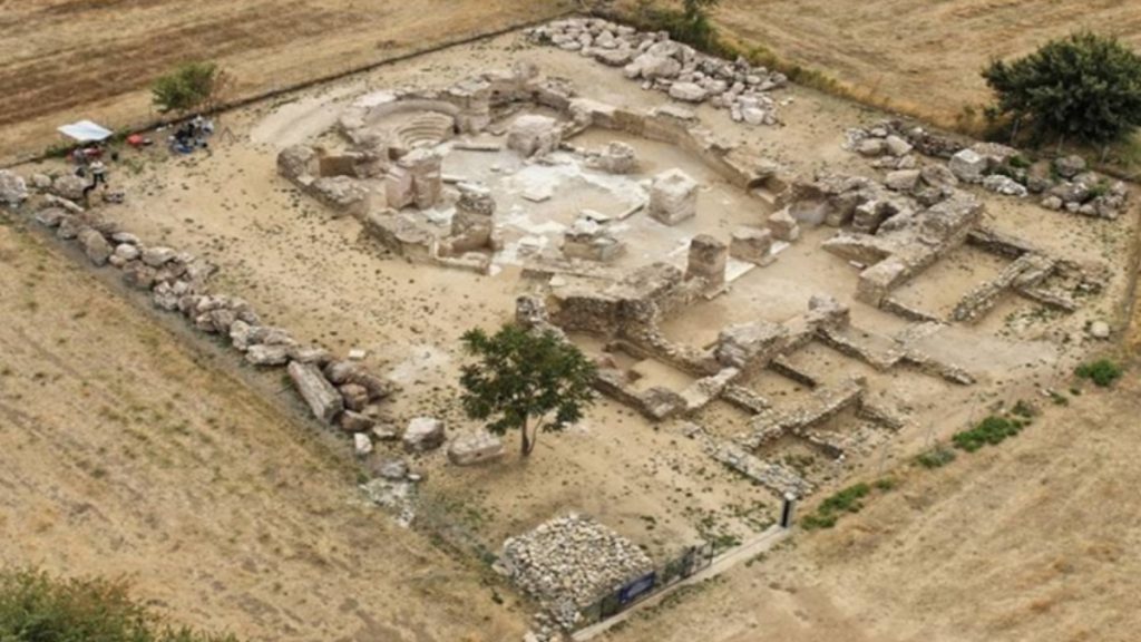 Υπουργείο Πολιτισμού: Αποκαθίσταται και αναδεικνύεται ο περίκεντρος ναός, στη Μαξιμιανούπολη