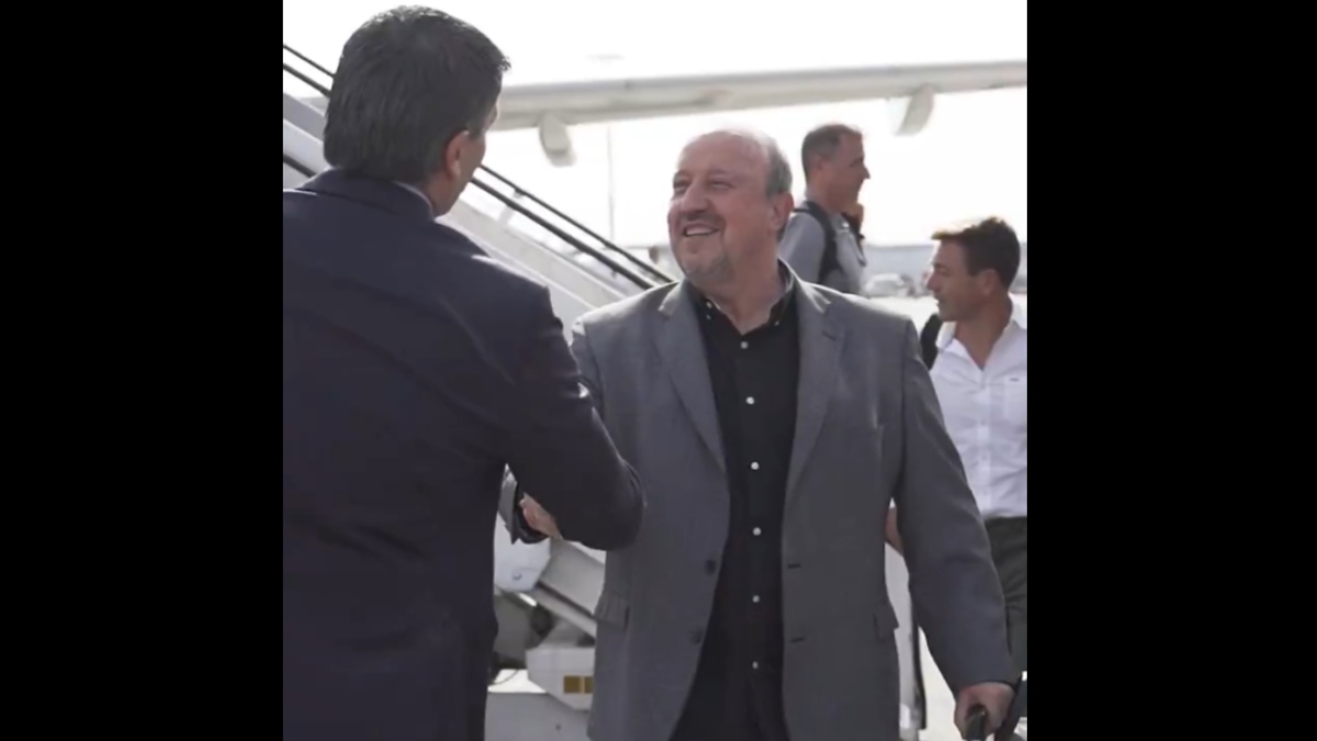 Ράφα Μπενίτεθ: Το βίντεο με την άφιξη του Ισπανού τεχνικού στην Αθήνα