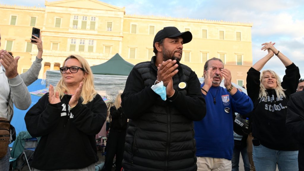 Πάνος Ρούτσι: “Αν αφήσει την τελευταία του πνοή θα ευθύνονται οι πολιτικοί – Δεν καλέσαμε τον Μπισμπίκη” λέει η σύζυγός του Μιρέλα
