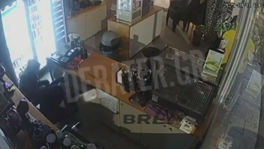 Εξαρθρώθηκε σπείρα ληστών που δρούσε στην Σαλαμίνα και “χτυπούσε” επιχειρήσεις – Δείτε βιντεο-ντουκουμέντα του DEBATER από την δράση τους