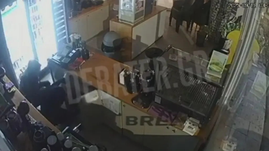 Εξαρθρώθηκε σπείρα ληστών που δρούσε στην Σαλαμίνα και “χτυπούσε” επιχειρήσεις – Δείτε βιντεο-ντουκουμέντα του DEBATER από την δράση τους