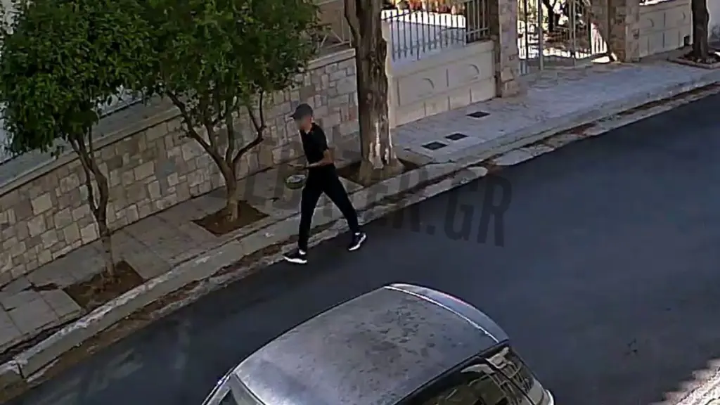 Βίντεο από την δράση της αδίστακτης σπείρας Ρομά που “ξάφριζαν” σπίτια ηλικιωμένων – Πάνω από 2 εκατ. ευρώ η λεία τους