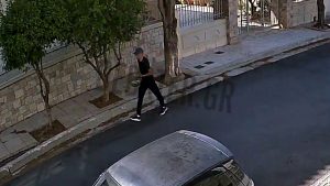 Βίντεο από την δράση της αδίστακτης σπείρας Ρομά που “ξάφριζαν” σπίτια ηλικιωμένων – Πάνω από 2 εκατ. ευρώ η λεία τους