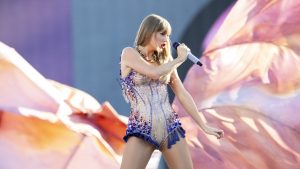 Τέιλορ Σουίφτ: Κατέρριψε ρεκόρ στο Hot 100 του Billboard με το άλμπουμ «The Life Of A Showgirl»