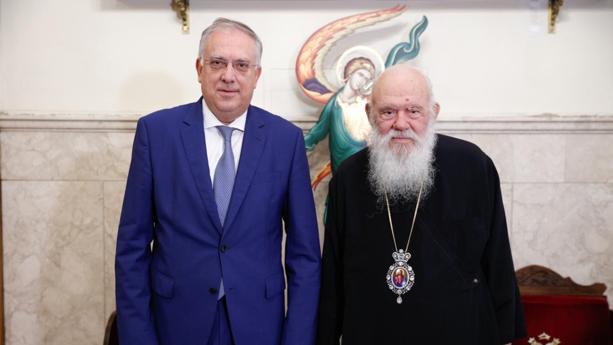 Τάκης Θεοδωρικάκος: Επισκέφτηκε τον Αρχιεπίσκοπο Αθηνών Ιερώνυμο