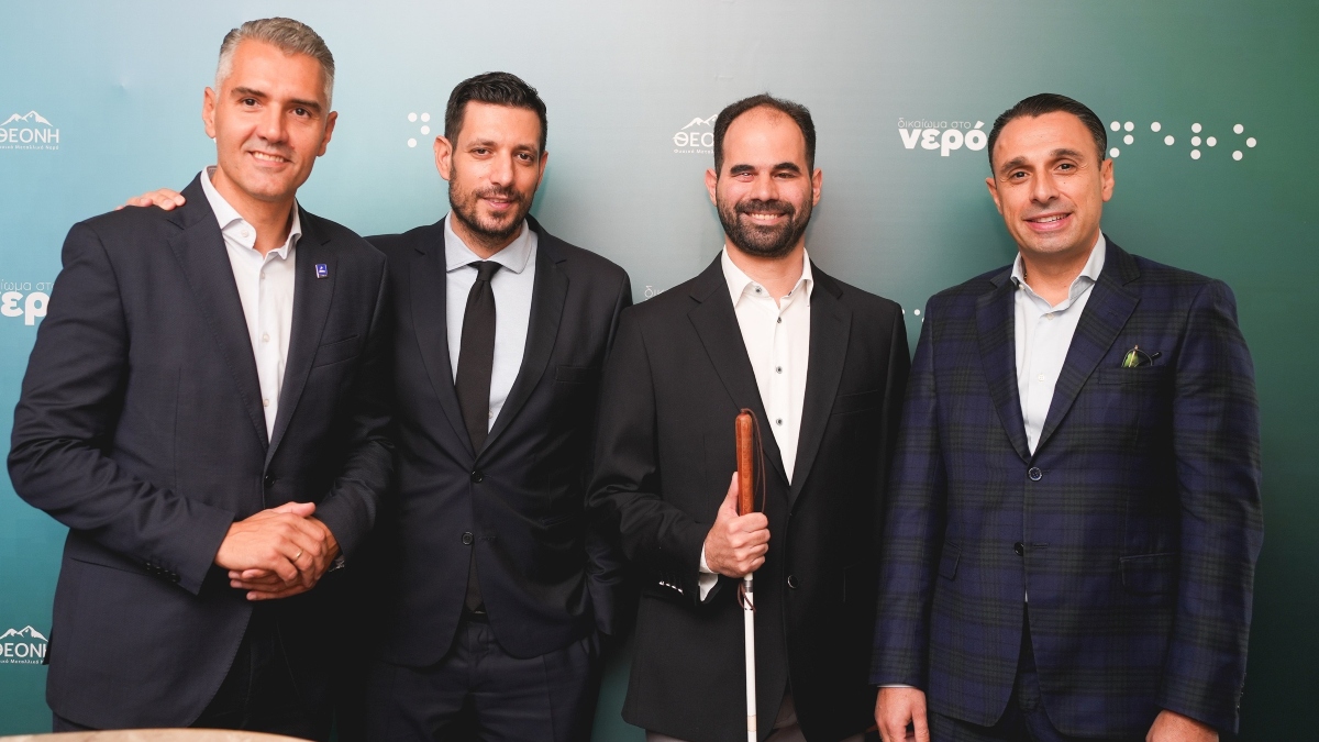 «Θεόνη»: Δωρεά 20 ηχητικών φαναριών σε κεντρικούς κόμβους της Αθήνας