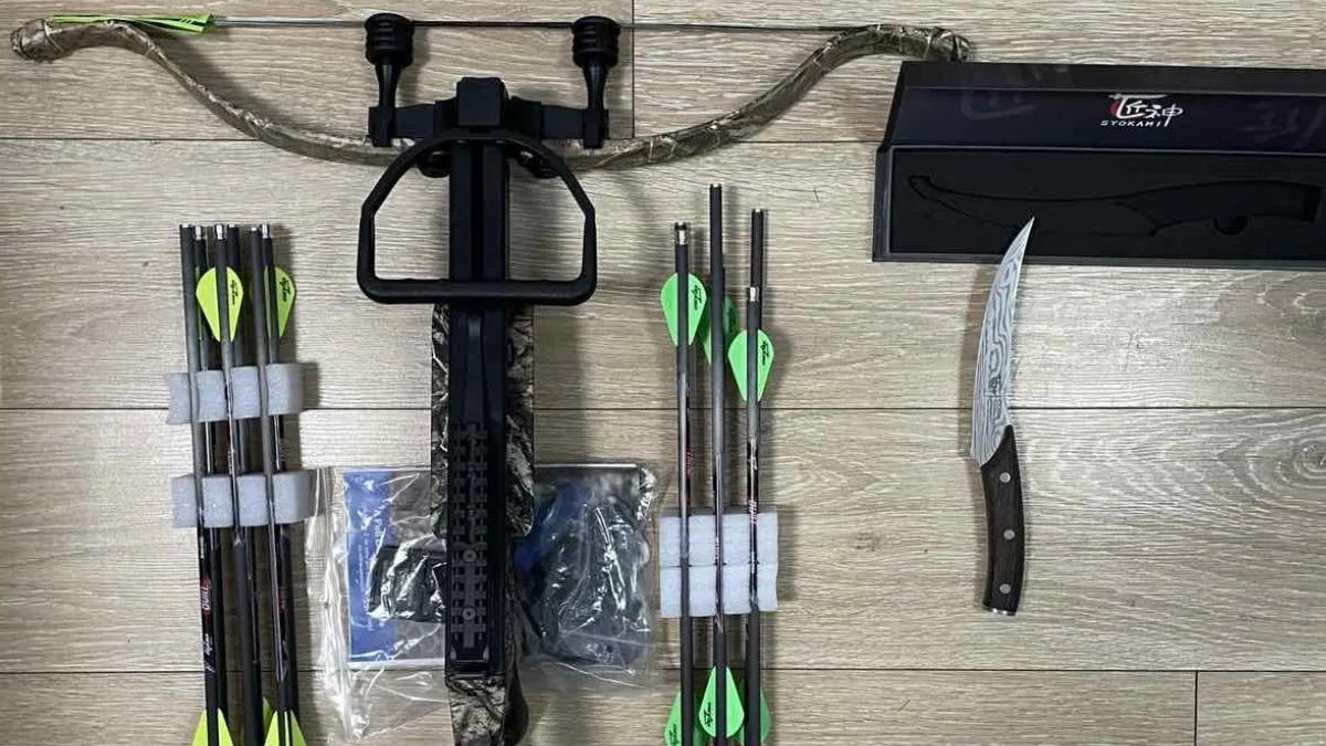 Θεσπρωτία: Συνελήφθη αλλοδαπός στα σύνορα που μετέφερε βαλλίστρα με 21 βέλη